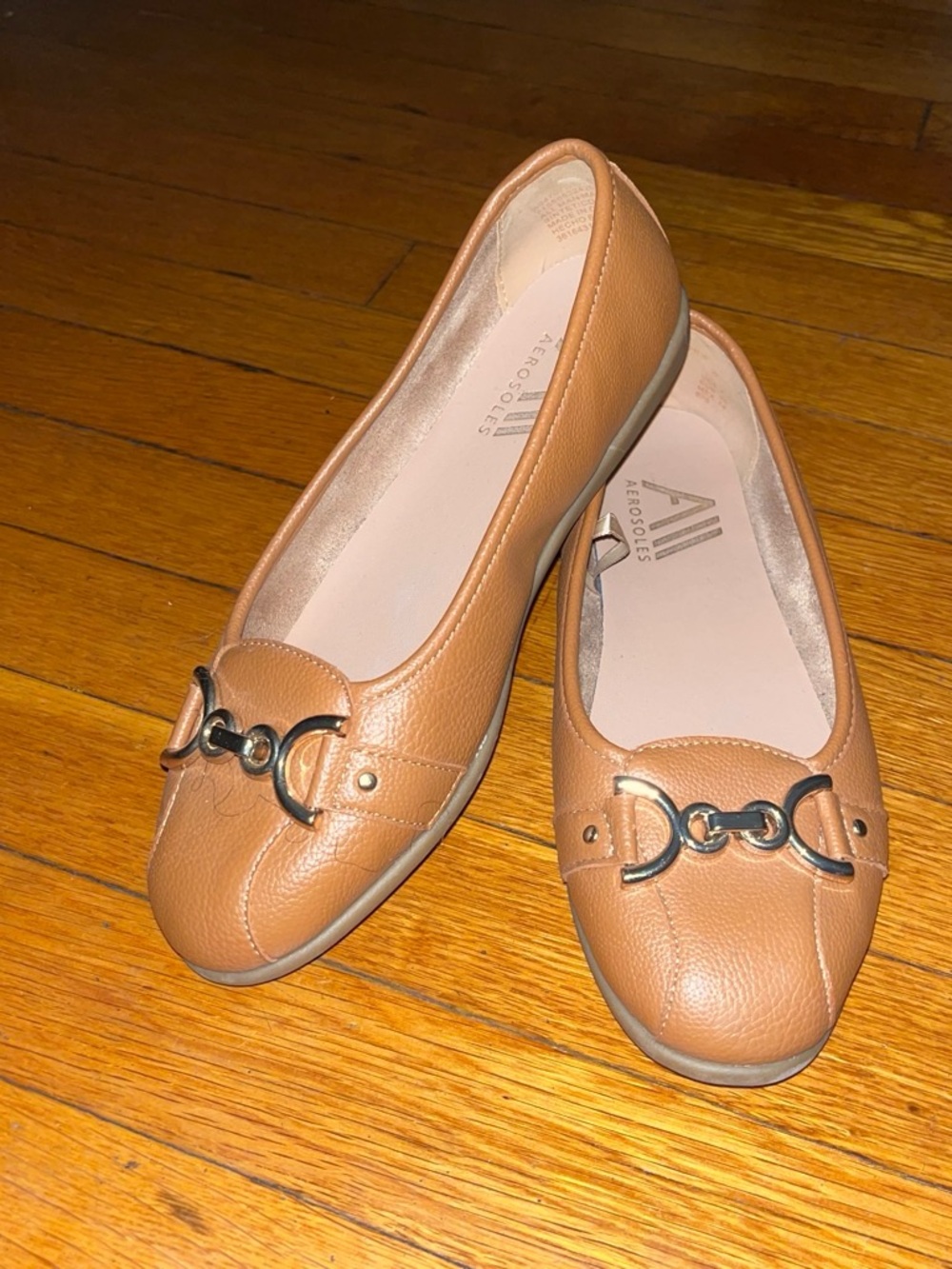 AEROSOLES Tan Leather Loafers with Metal Link Accent